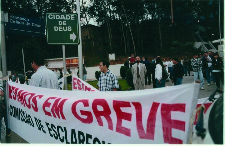 Mais de mil sindicalistas de todo o Brasil pararam a Cidade de Deus, matriz do Bradesco, pela primeira vez desde 1983
