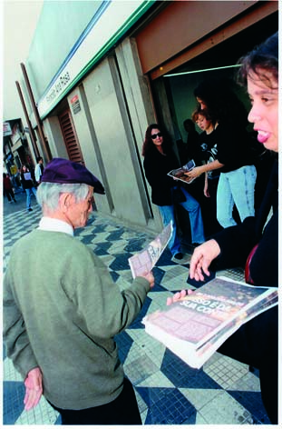 Com larga distribuição do Jornal do Cliente, o Sindicato esclarece a campanha salarial para os usuários dos bancos