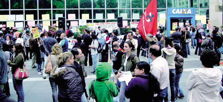 No vigésimo dia de greve, trabalhadores da CEF Protestam em frente á sede do banco na Avenida Paulista