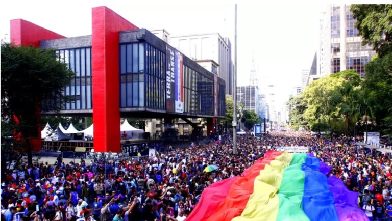 Junho marca o mês do Orgulho LGBT+, quando acontece a maior parada do mundo, realizada em São Paulo desde 1997 (Foto: Arquivo / Floripa.LGBT)