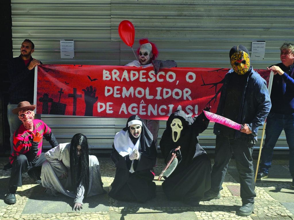 Protestos contra o fechamento de agências e em defesa dos empregos no Bradesco (Crédito: Seeb-SP-Cedoc)