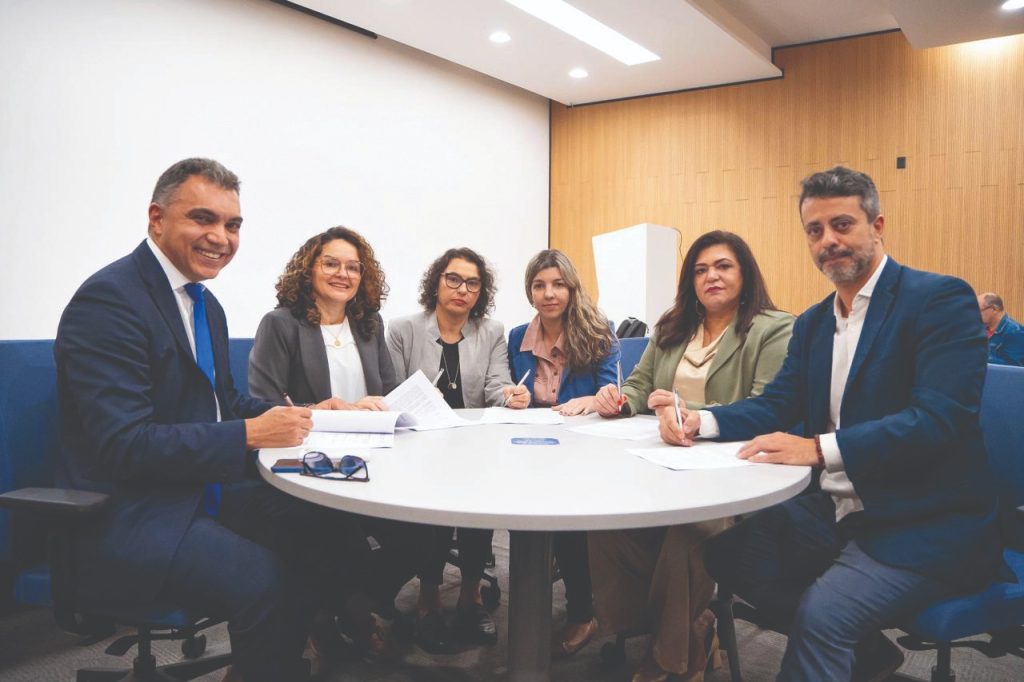 Acordo assinado com a Caixa garantiu aumentos nos salários e verbas e conquistas na promoção por mérito (Crédito: Willy Roberto /Cedoc)
