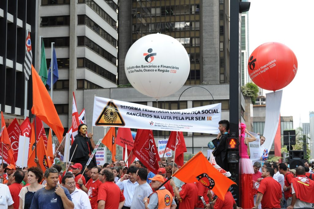 Ato em 2012 defende a PLR sem IR: desconto e tributação menor foi conquistada em 2013, mas bancários seguem em luta (Crédito: Caetano Ribas/Seeb-SP)