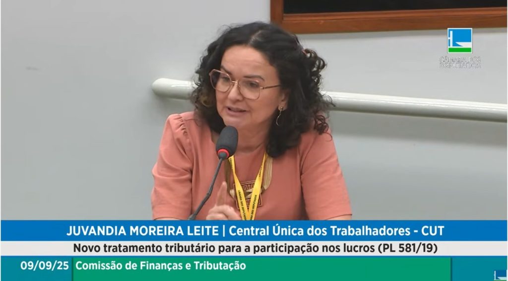 Juvandia Moreira, presidenta da Contraf-CUT e vice-presidenta da CUT, cobrou justiça tributária em audiência pública na Comissão de Finanças e Tributação da Câmara dos Deputados (Crédito: Reprodução TV Câmara)