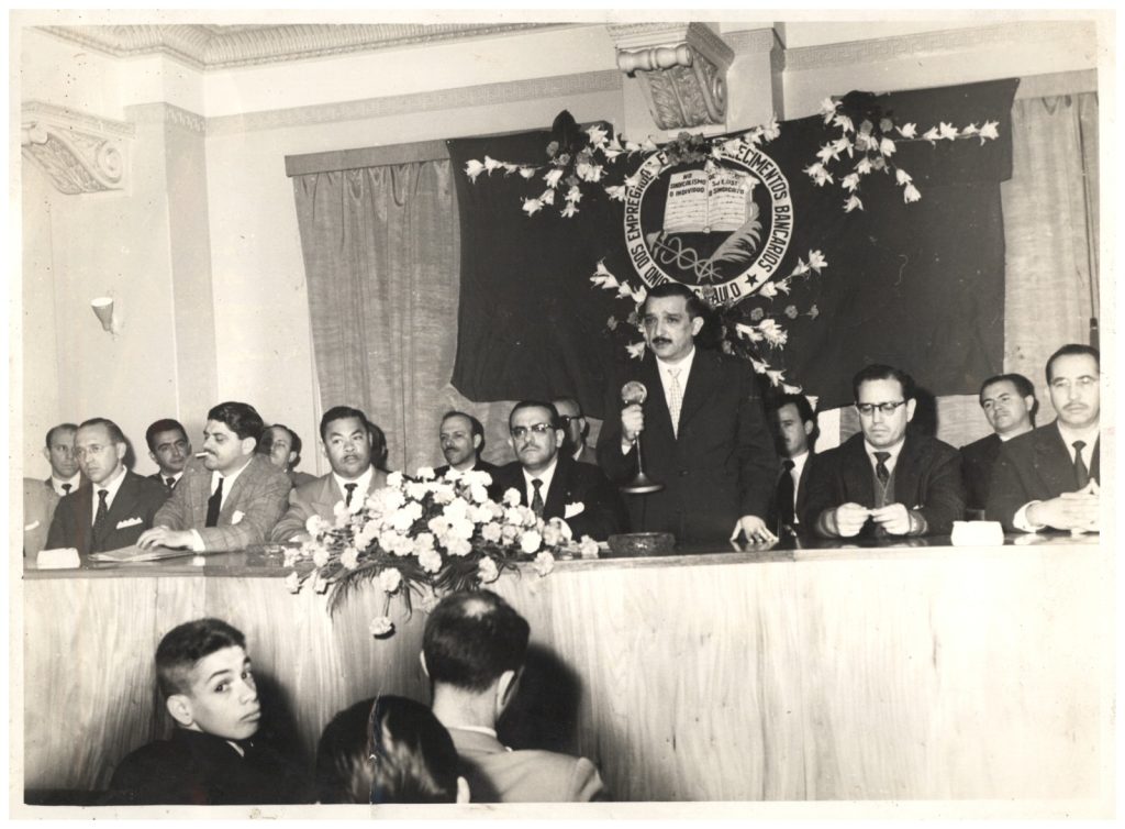 Salvador Losacco (em pé) era presidente do Sindicato quando, em 1955, articulou a criação do Dieese, que segue sendo fundamental para a classe trabalhadora (Crédito: Cedoc/Seeb-SP)