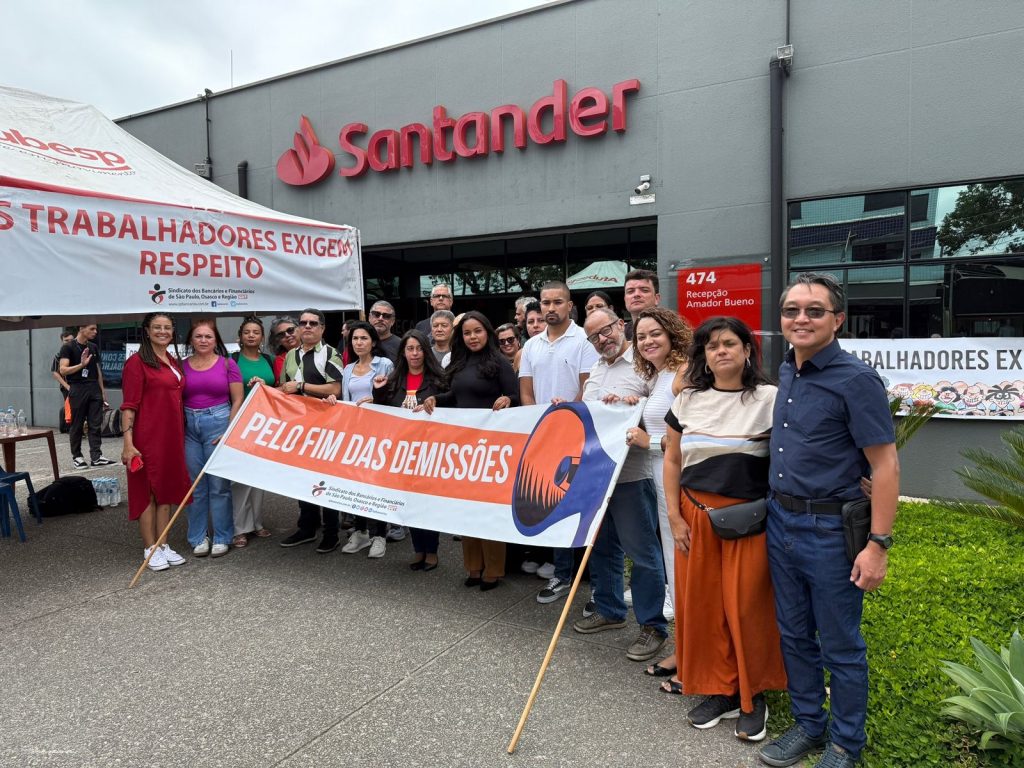 Desde o início de 2025, Sindicato foi às ruas para denunciar fraudes, demissões e a precarização do trabalho no Santander
