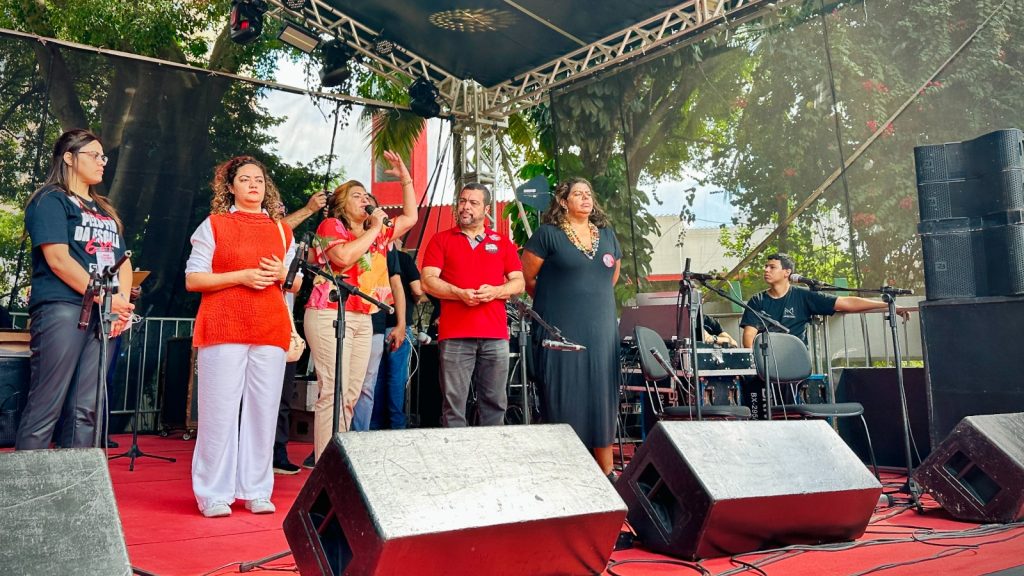 Na Marcha da Classe Trabalhadora, em 29 de abril, ou no ato do 1o de maio, luta pelo fim da jornada 6 x 1 e por justiça tributária (Crédito: Imprensa/Seeb-SP)