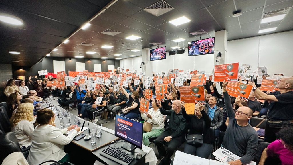 Com apoio do deputado estadual Marcolino, Sindicato promoveu audiência pública em defesa dos direitos dos aposentados do banco (Crédito: Imprensa/Seeb-SP)